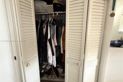 Condominio en venta en Hallandale Beach, Florida, 2 dormitorios, 92.9 m2 № 1892563 - foto 30