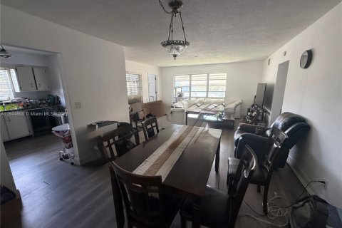 Condominio en venta en Hallandale Beach, Florida, 2 dormitorios, 92.9 m2 № 1892563 - foto 14