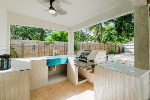 Casa en venta en North Miami, Florida, 3 dormitorios, 142.98 m2 № 1983950 - foto 18
