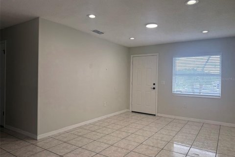 Appartement à louer à Orlando, Floride: 3 chambres, 127.55 m2 № 2426008 - photo 2