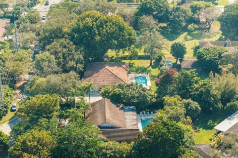 Casa en venta en Pinecrest, Florida, 4 dormitorios, 258.55 m2 № 1811541 - foto 24