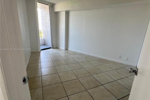 Снять в аренду квартиру в Авентура, Флорида 2 спальни, 102.56м2, № 2055600 - фото 13