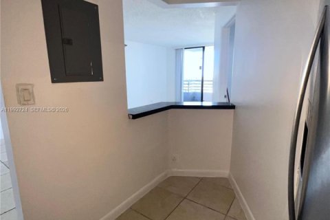 Снять в аренду квартиру в Авентура, Флорида 2 спальни, 102.56м2, № 2055600 - фото 21