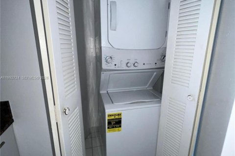 Снять в аренду квартиру в Авентура, Флорида 2 спальни, 102.56м2, № 2055600 - фото 20