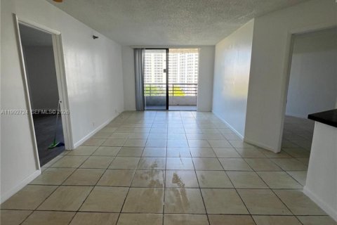 Снять в аренду квартиру в Авентура, Флорида 2 спальни, 102.56м2, № 2055600 - фото 19