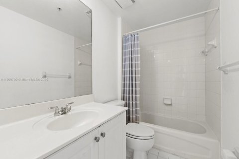 Condominio en venta en Miami, Florida, 2 dormitorios, 93.92 m2 № 2013003 - foto 15