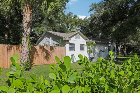 Купить коммерческую недвижимость в Сент-Питерсберг, Флорида 1 спальня, 118.91м2, № 1905232 - фото 3