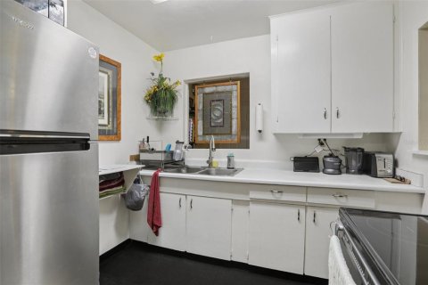 Купить коммерческую недвижимость в Сент-Питерсберг, Флорида 1 спальня, 118.91м2, № 1905232 - фото 14