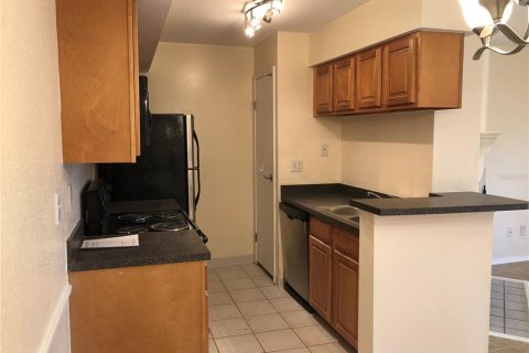 Condo in Saint Petersburg, Florida, 2 bedrooms  № 1880749 - photo 8