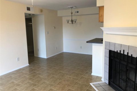 Condo in Saint Petersburg, Florida, 2 bedrooms  № 1880749 - photo 6