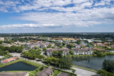 Copropriété à louer à Miami, Floride: 2 chambres, 76.92 m2 № 2027068 - photo 27