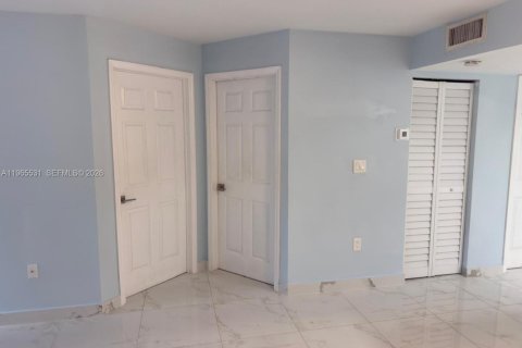 Copropriété à louer à Miami, Floride: 2 chambres, 76.92 m2 № 2027068 - photo 11