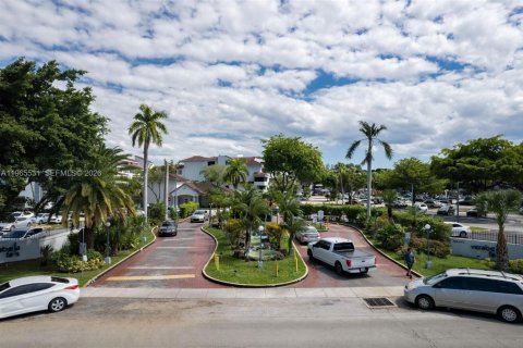 Copropriété à louer à Miami, Floride: 2 chambres, 76.92 m2 № 2027068 - photo 25