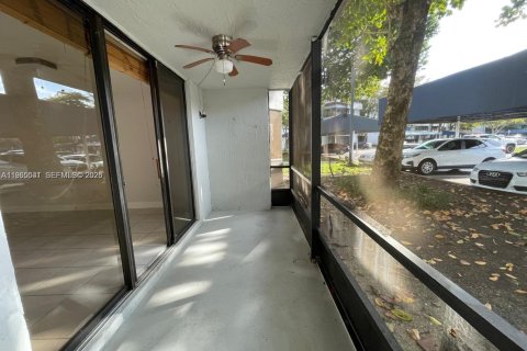 Copropriété à louer à Miami, Floride: 2 chambres, 76.92 m2 № 2027068 - photo 22