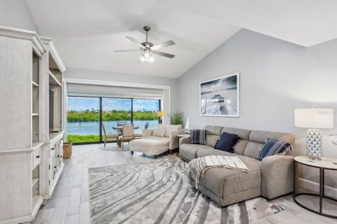 Condo in Sarasota, Florida, 2 bedrooms  № 1855495 - photo 9