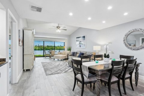 Condo in Sarasota, Florida, 2 bedrooms  № 1855495 - photo 8