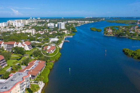 Condo in Sarasota, Florida, 2 bedrooms  № 1855495 - photo 3