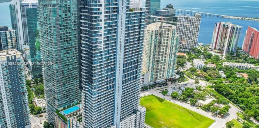 Кондоминиум с 3 спальнями в Майами, Флорида № 2005457