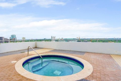 Снять в аренду кондоминиум в Майами, Флорида 3 спальни, 128.76м2, № 2005457 - фото 15