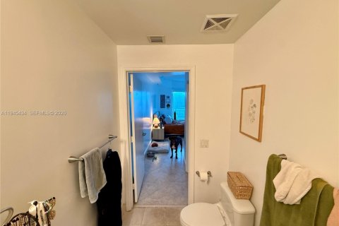 Снять в аренду кондоминиум в Майами, Флорида 3 спальни, 128.76м2, № 2005457 - фото 11