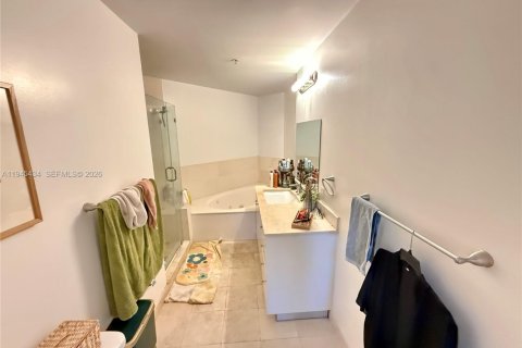 Снять в аренду кондоминиум в Майами, Флорида 3 спальни, 128.76м2, № 2005457 - фото 10