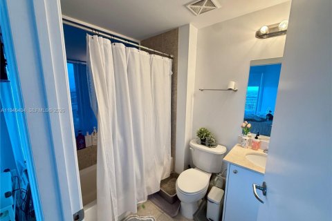 Снять в аренду кондоминиум в Майами, Флорида 3 спальни, 128.76м2, № 2005457 - фото 13