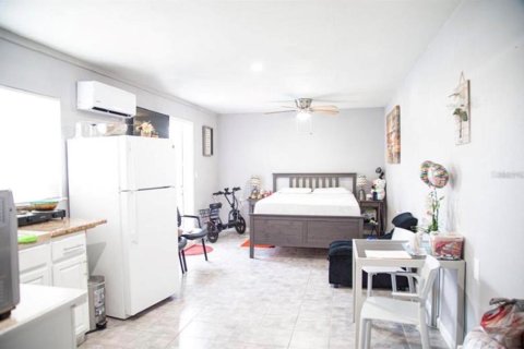 House in Tampa, Florida 3 bedrooms, 166.95 sq.m. № 2158048 - photo 14