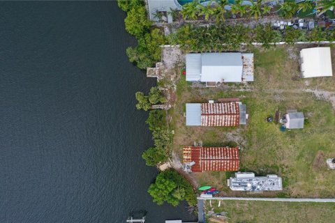 Купить земельный участок в Раскин, Флорида № 2206332 - фото 3