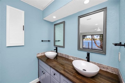 House in Indian Rocks Beach, Florida 5 bedrooms, 256.87 sq.m. № 2393649 - photo 17