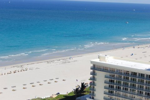 Condo in Riviera Beach, Florida, 3 bedrooms № 2158171 - photo 22