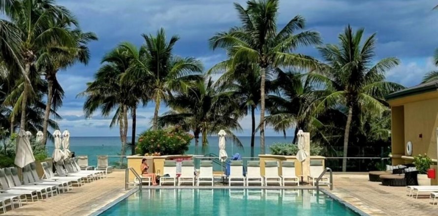 Condo in Riviera Beach, Florida, 3 bedrooms № 2158171