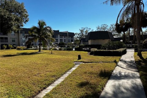 Condo in Seminole, Florida, 2 bedrooms  № 1512641 - photo 29
