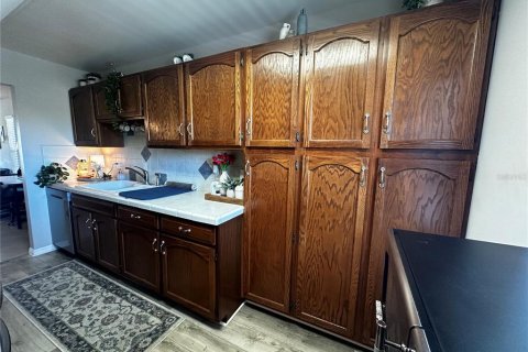 Condo in Seminole, Florida, 2 bedrooms  № 1512641 - photo 14