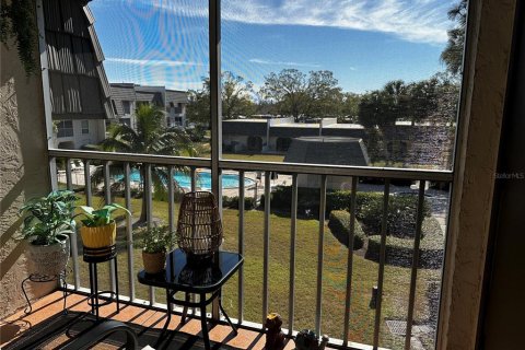 Condo in Seminole, Florida, 2 bedrooms  № 1512641 - photo 22