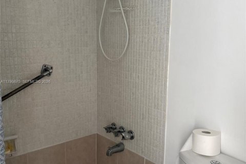 Купить кондоминиум в Халландейл-Бич, Флорида 2 спальни, 94.76м2, № 2020586 - фото 8