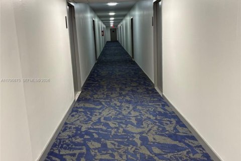 Купить кондоминиум в Халландейл-Бич, Флорида 2 спальни, 94.76м2, № 2020586 - фото 5