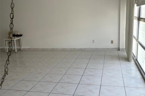 Купить кондоминиум в Халландейл-Бич, Флорида 2 спальни, 94.76м2, № 2020586 - фото 7