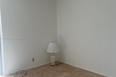 Condominio en venta en Hallandale Beach, Florida, 2 dormitorios, 94.76 m2 № 2020586 - foto 4