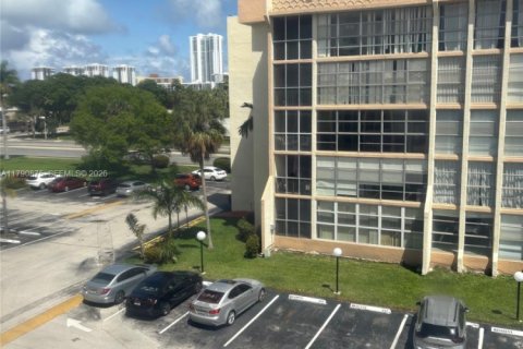 Купить кондоминиум в Халландейл-Бич, Флорида 2 спальни, 94.76м2, № 2020586 - фото 11