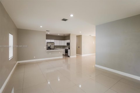 Villa ou maison à louer à Fort Lauderdale, Floride: 3 chambres, 151.43 m2 № 2047200 - photo 4