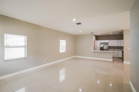 Villa ou maison à louer à Fort Lauderdale, Floride: 3 chambres, 151.43 m2 № 2047200 - photo 2