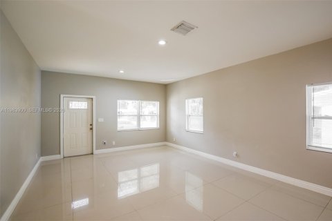 Villa ou maison à louer à Fort Lauderdale, Floride: 3 chambres, 151.43 m2 № 2047200 - photo 7