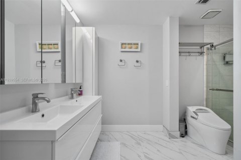 Condo in Aventura, Florida, 2 bedrooms  № 1996981 - photo 22