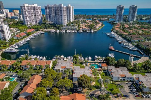 Condo in Aventura, Florida, 2 bedrooms  № 1996981 - photo 28