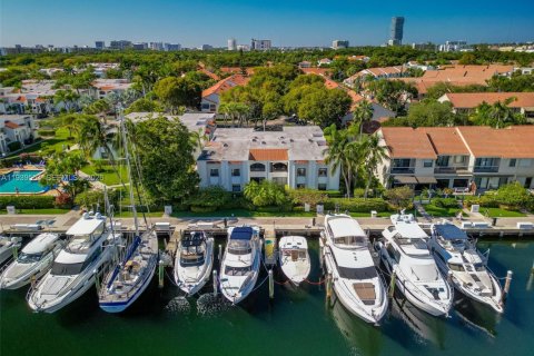 Condo in Aventura, Florida, 2 bedrooms  № 1996981 - photo 27