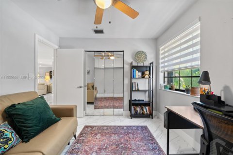 Condo in Aventura, Florida, 2 bedrooms  № 1996981 - photo 17