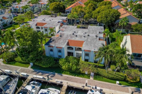 Condo in Aventura, Florida, 2 bedrooms  № 1996981 - photo 26