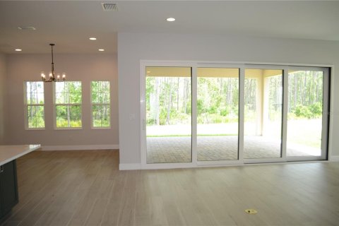 Casa en alquiler en Zephyrhills, Florida, 6 dormitorios, 455.22 m2 № 1791264 - foto 5