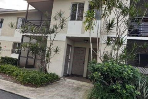Condominio en alquiler en Pompano Beach, Florida, 2 dormitorios, 77.11 m2 № 1969089 - foto 1