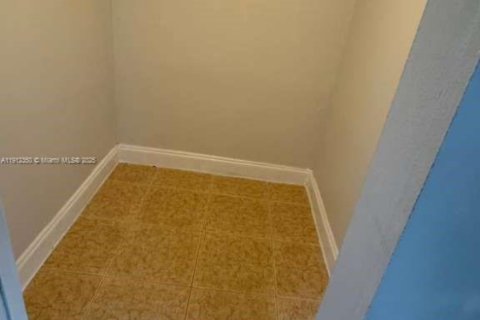 Condominio en alquiler en Pompano Beach, Florida, 2 dormitorios, 77.11 m2 № 1969089 - foto 9